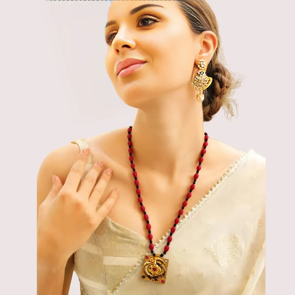 WqCyN5rm1QGL75jEbj9LaFxVNfoMg7R6BIWFUtcW.jpg Royal Red Beaded Temple Pendant Necklace - Image 1